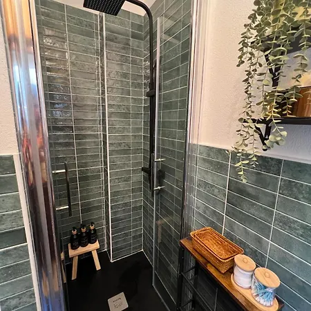 Cosy Mountain Escape Newly Renovated דירה