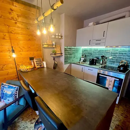 דירה The Mountain Escape - Luxury Apartment