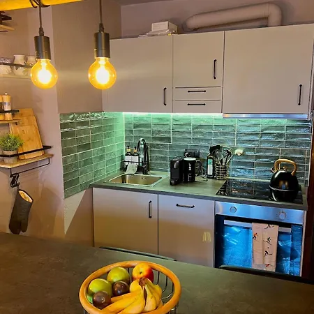 The Mountain Escape - Luxury Apartment Prato Nevoso